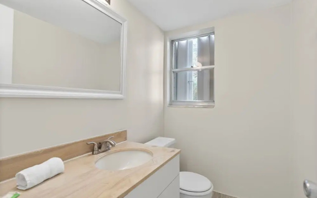 Bay Harbor Sunset Apt 3C