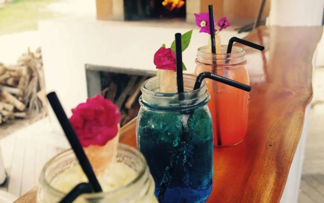 Benjor Beach Club
