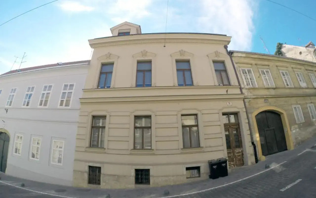 Upper Town Apartment