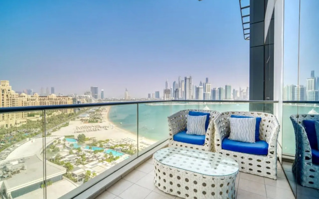 Royal Seaside Retreat w Balcony at the Palm