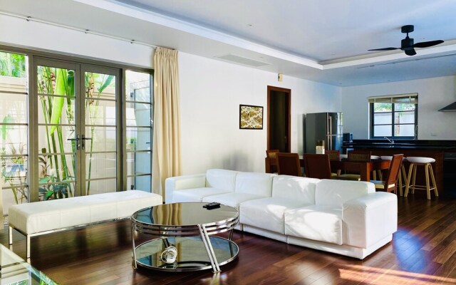 Luxe 2br Pool Villa Walk to Bangtao Beach