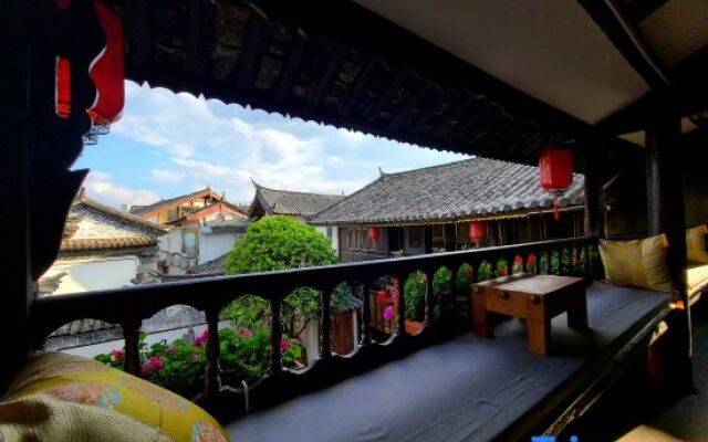Yiyuan Snow Mountain View Courtyard Inn (Lijiang ancient city mufu branch)