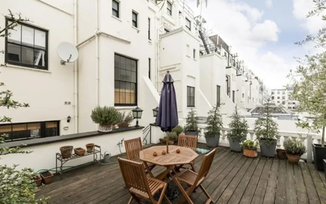 Cleveland Square Mansions