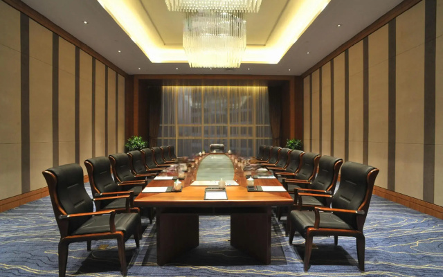 Guolong Hotel