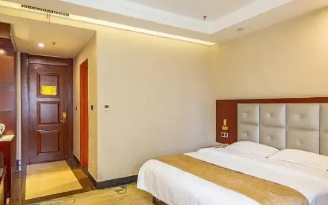 Shidai Jindian Hotel (Lanzhou Jiaojiawan Station)