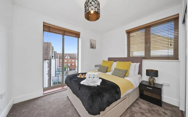 Gorgeous Canterbury Apartment