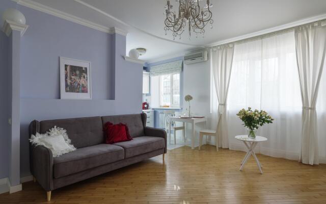 Апартаменты на улице Комиссаржевской 8