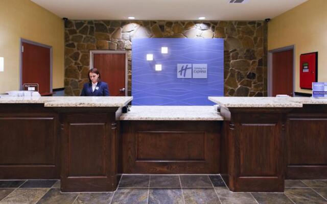 Holiday Inn Express & Suites WEATHERFORD