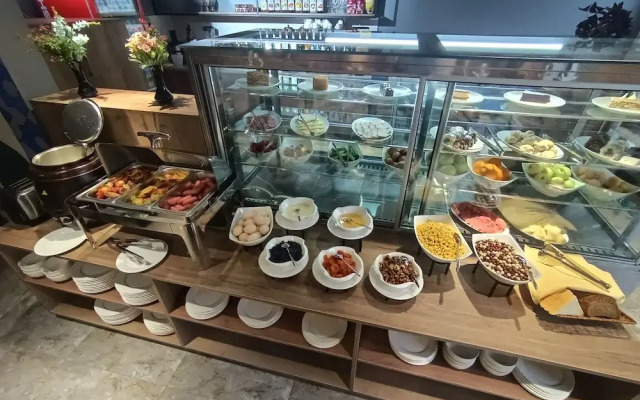 Sharaf Hotel