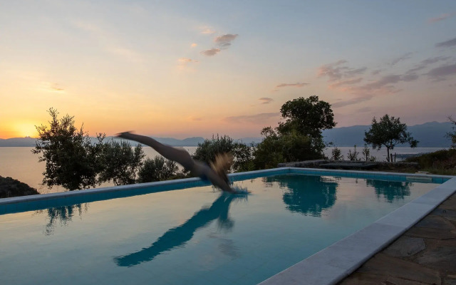 Searocks Exclusive Villas Resort