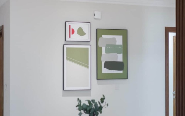 Vibrant 2BR By Burj Khalifa Gym/pool by Belvilla