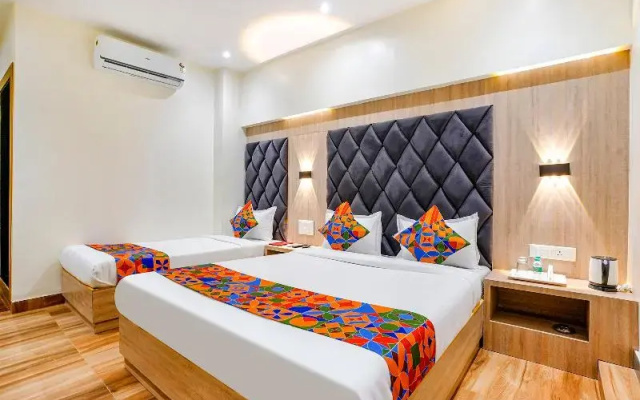 Hotel Riza International