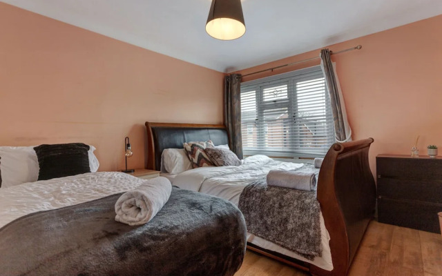 Impeccable 3-bed House in Basildon
