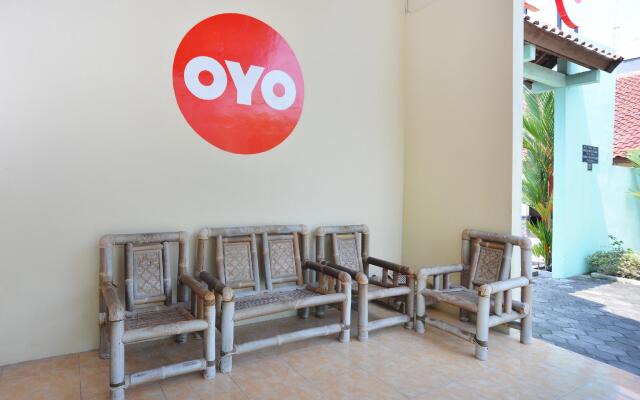 OYO 810 Idola Residence