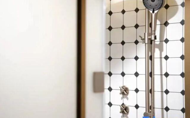 Yuantuo Hotel (Tianjin 5th Avenue Xikang Road Subway Station)