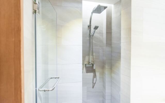 Saksiam Lakeside Resort