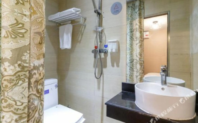 Golden Fashion Hotel