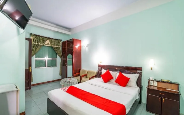 Super Oyo 266 Golden Gate