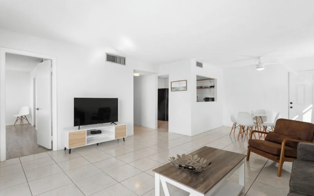 Bay Harbor Sunset Apt 5C