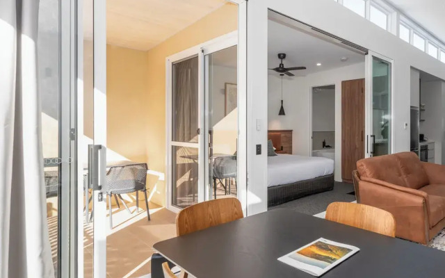 Clare Hillside Apartments