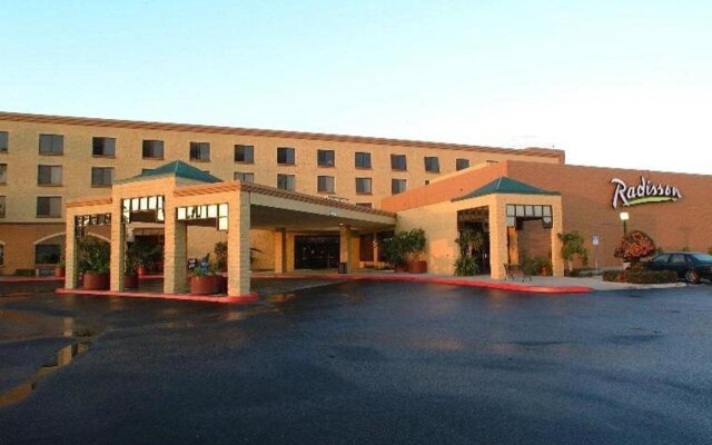 Radisson Hotel Santa Maria