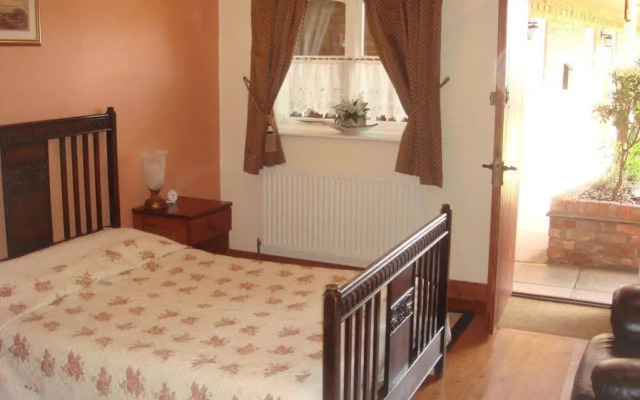 The Royal Arms Hotel