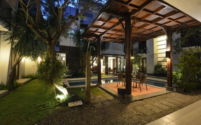 ZEN Rooms Kemang Ampera