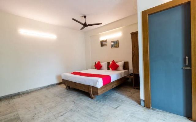 OYO 28360 Hotel Rajdeep