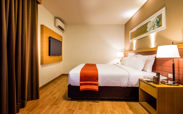 Maple Hotel