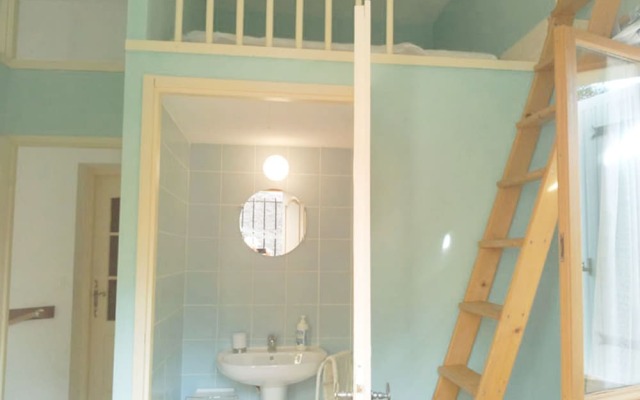 Peaceful Villa in Saint-Saturnin-lès-Apt with Swimming Pool