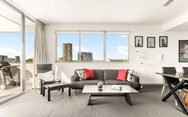 Spacious 2-bed With Two Balconies With City Views