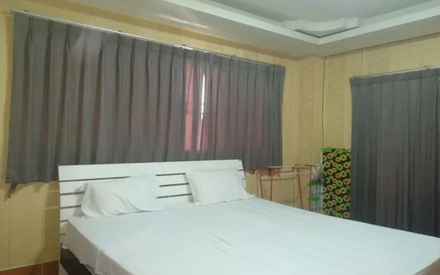 Oyo 75349 CozyRooms at South Pattaya