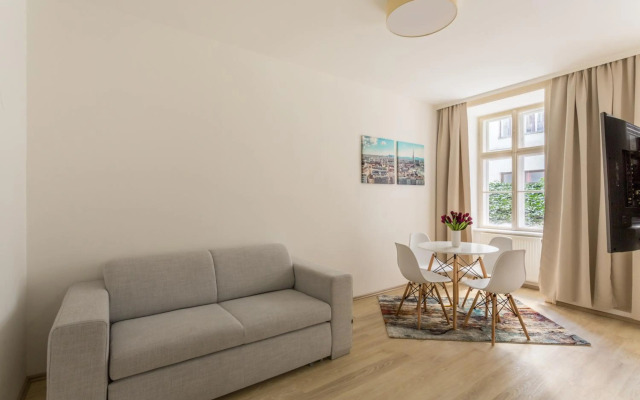 Servus at Naschmarkt