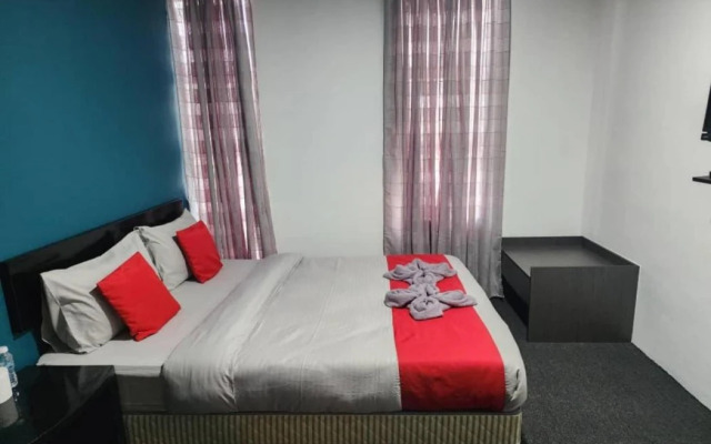 Hotel O Captain Hotel Cafe & Bistro