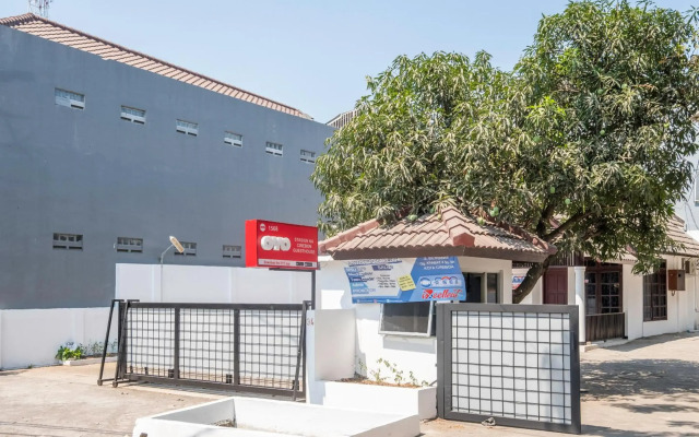 Super OYO 1568 Stasiun Ka Cirebon Guest House