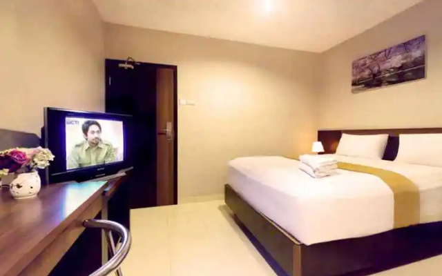 Hotel Sukajadi by Holie