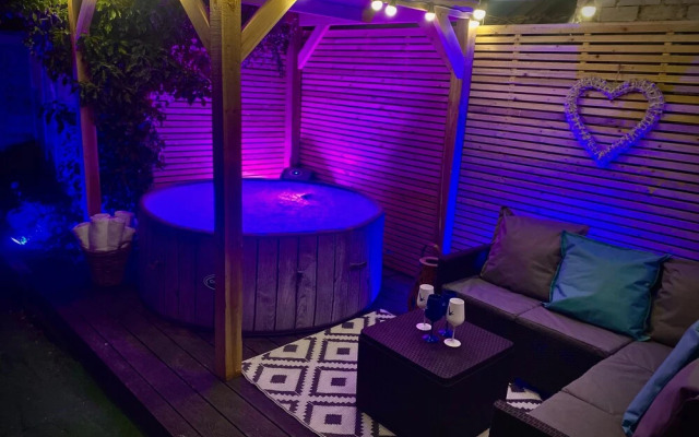 Clifton Stylish Hot Tub House in Blackpool