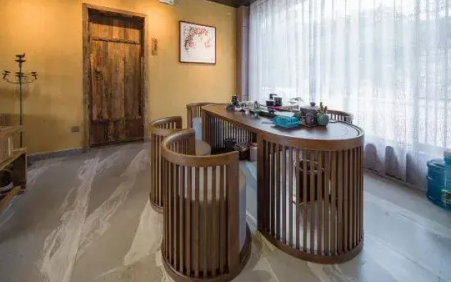Eternal Love Across Three Lifetime-Art Homestay in Fenghuang Ancient Town