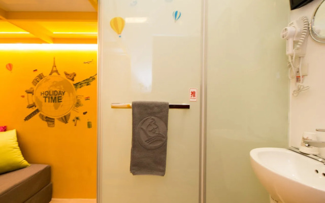 SleepBox Hotel - Ximen