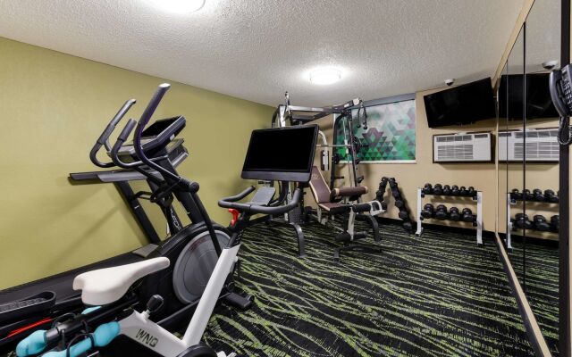 Baymont by Wyndham Liberty MO