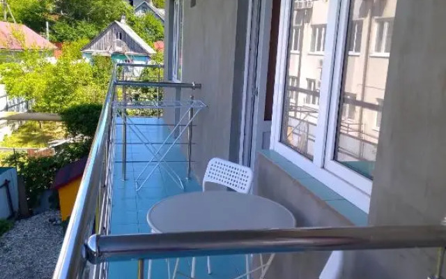 V Gostyah U Natali Guest House