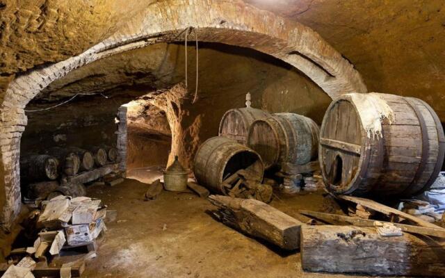 Huge Country House in San Gimignano