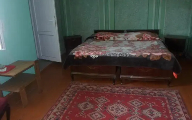 Nana's Guest House