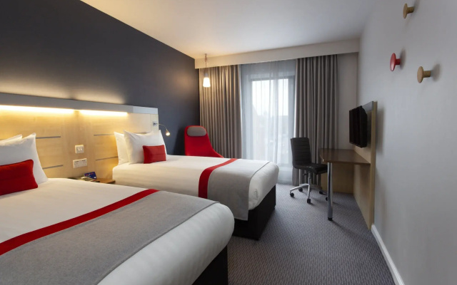 Holiday Inn Express Cheltenham by IHG