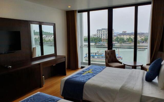 Golden Palm HaLong Hotel