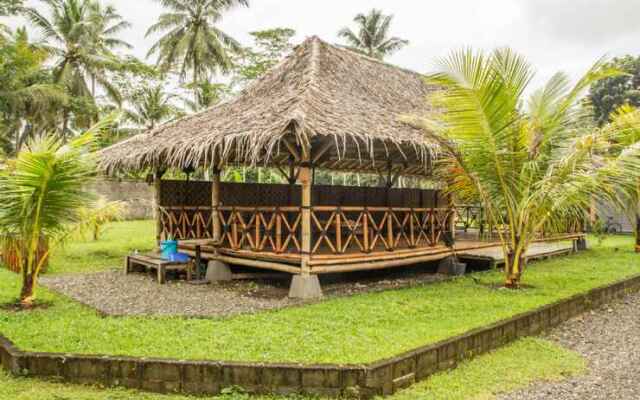 Amazon Bungalow & Cottages