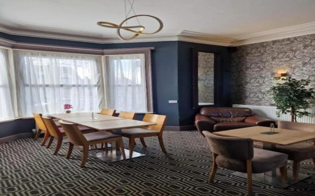 OYO Ivy Hotel