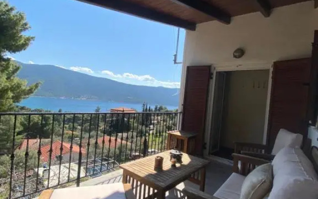 Manos’ Traditional Maisonette