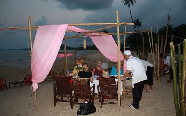 Hutcha Resort Samui