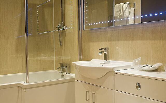 Somerton House Hotel